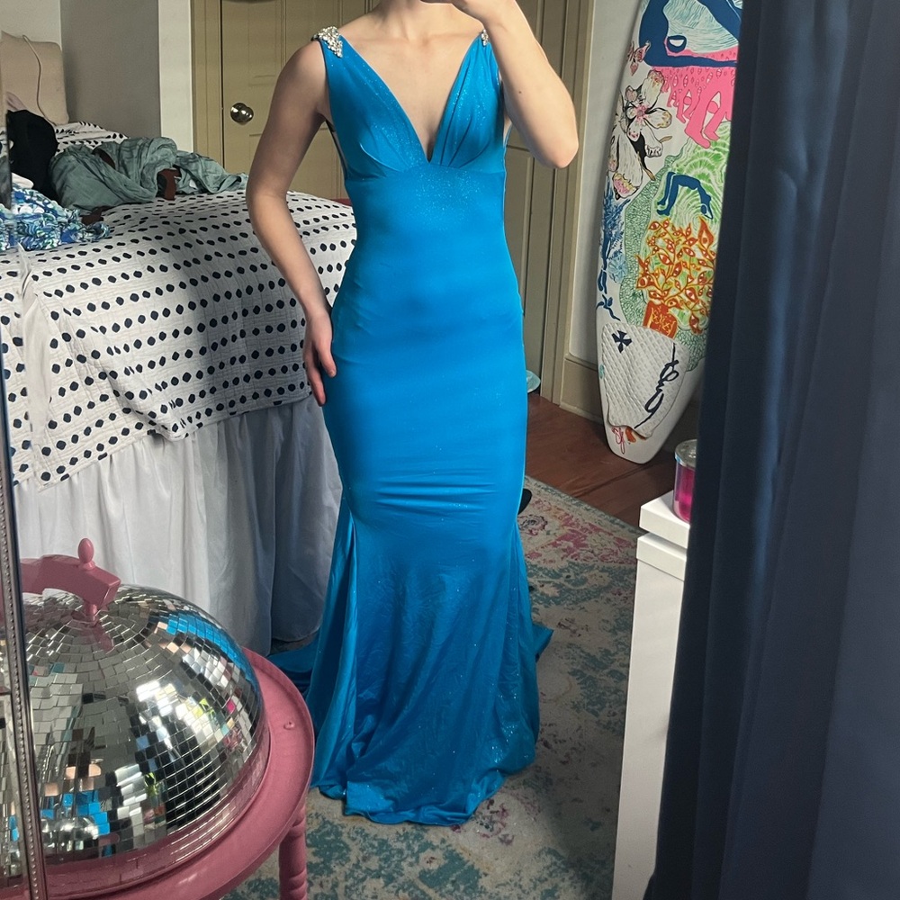 elegant blue evening gown/dress